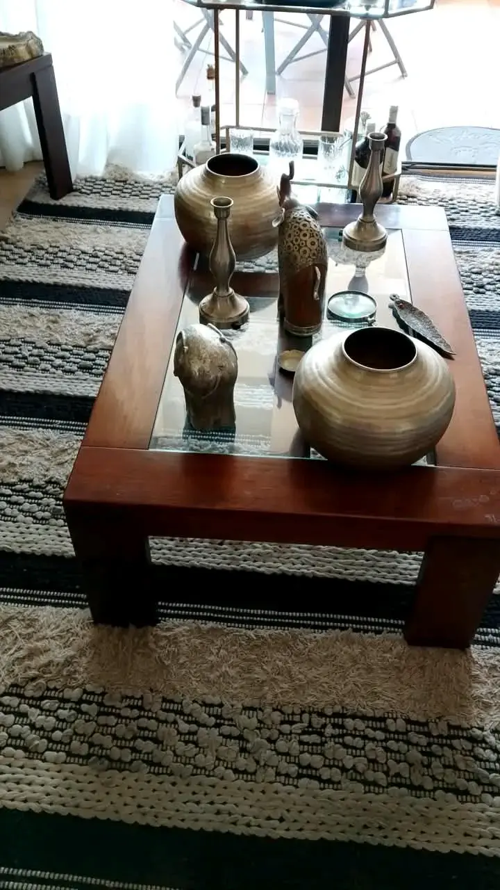 Mesa de Centro de Madera con Vidrio - 1