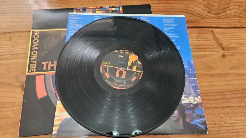 Vinilo The Strokes - Room on Fire - 4