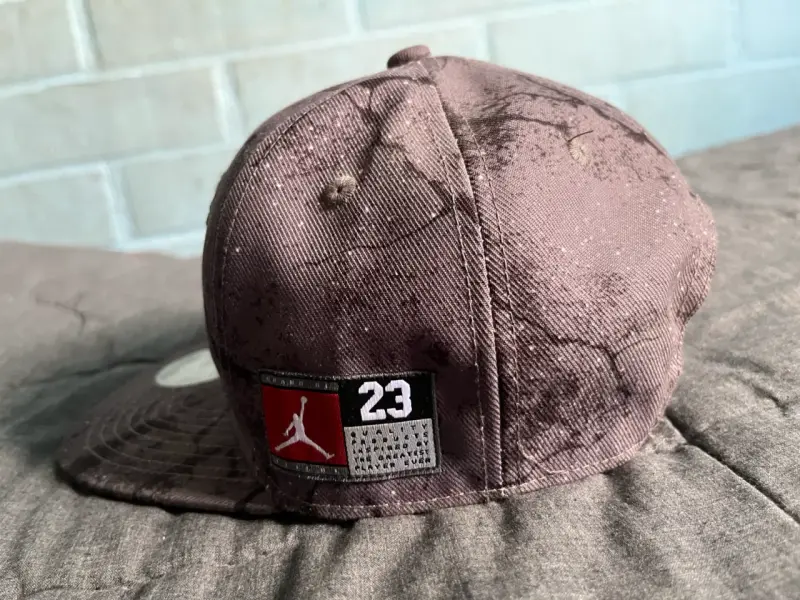 Gorra Jordan 23 para niños en color gris - 2