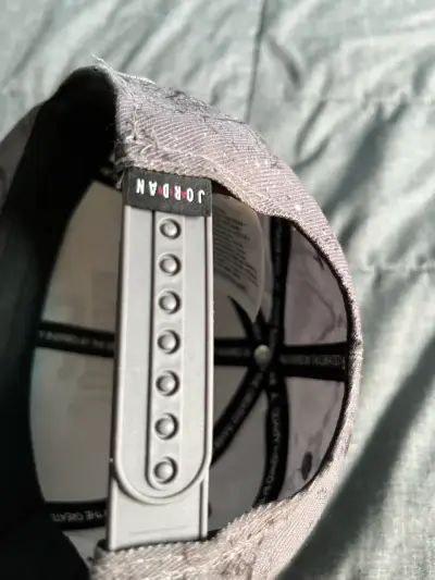 Gorra Jordan 23 para niños en color gris - miniatura 6