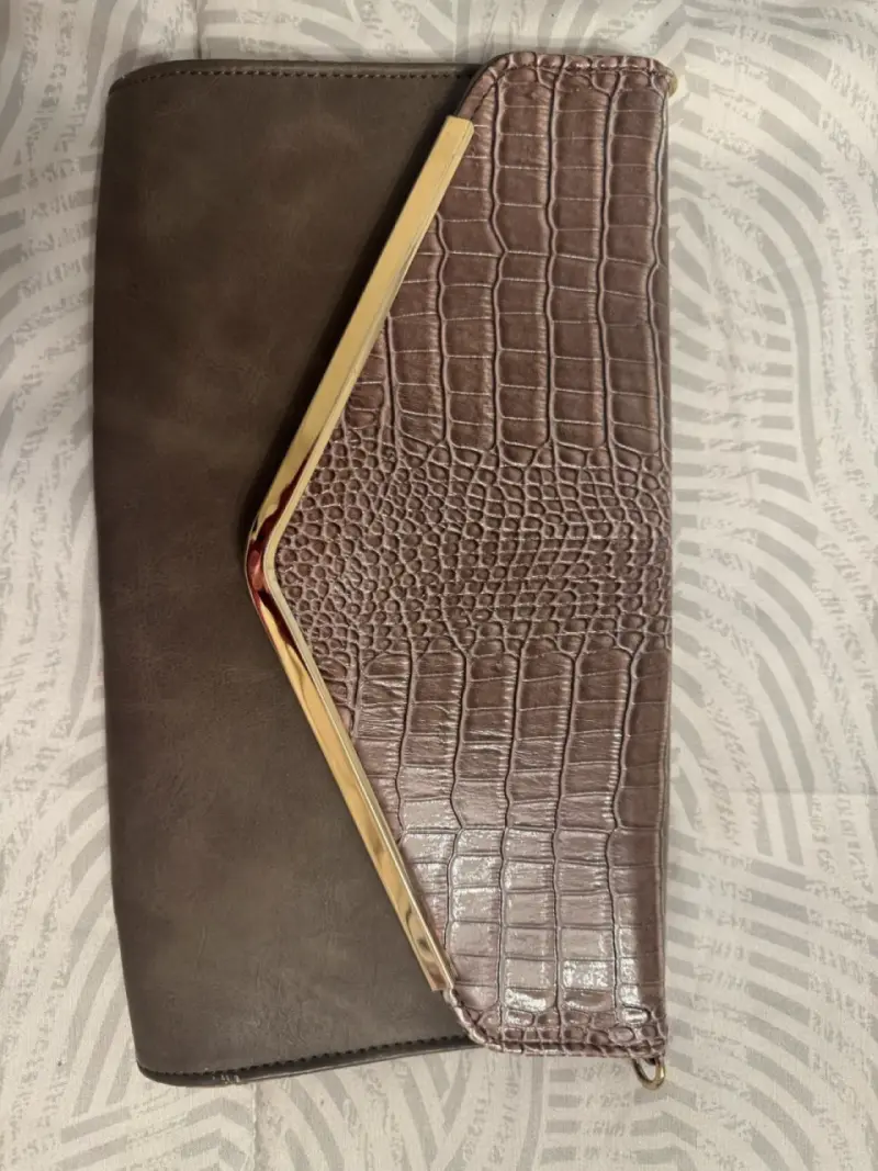 Cartera de mano elegante con diseño de cocodrilo - 1