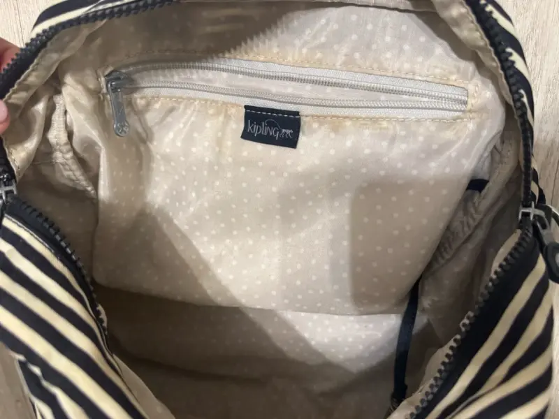 Bolso Kipling a rayas blanco y negro - 5