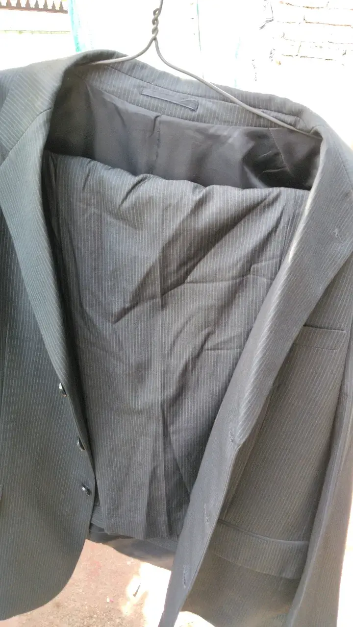 Traje formal gris a rayas para hombre - 2
