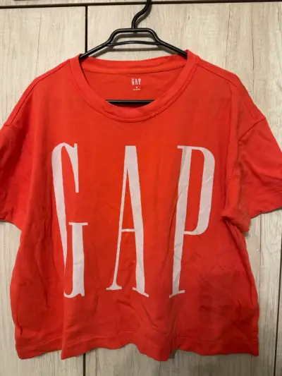 Polera roja GAP para mujer - miniatura 1