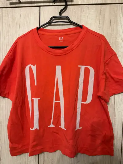 Polera roja GAP para mujer - miniatura 2