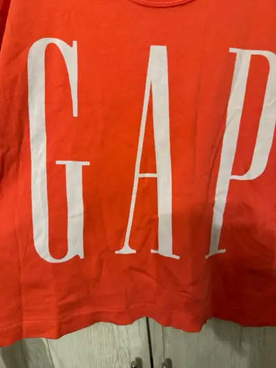 Polera roja GAP para mujer - miniatura 4