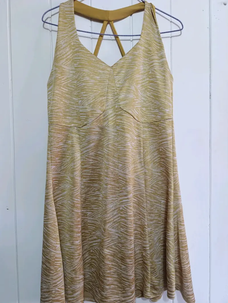 Vestido sin mangas estampado amarillo - 1