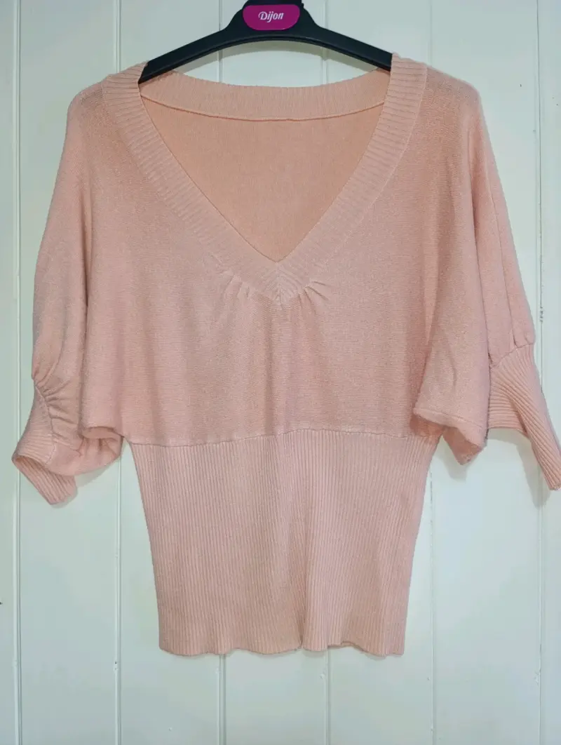 Suéter de mujer color durazno con cuello en V - 2
