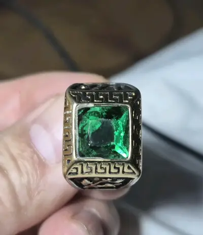 Anillo de sello con piedra verde y diseño grabado - miniatura 3