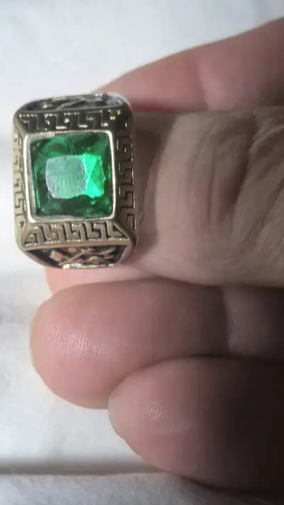 Anillo de sello con piedra verde y diseño grabado - miniatura 6