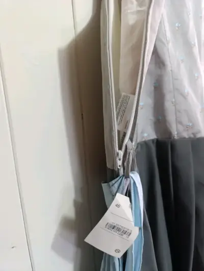 Vestido tradicional Landhaus con bordados azules - miniatura 5