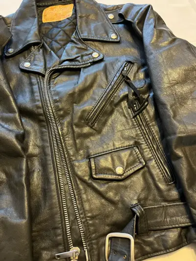 Chaqueta de cuero negra - miniatura 3