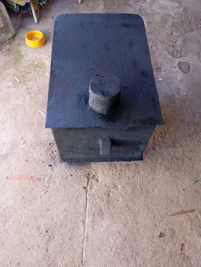 Estufa a leña de acero negra para exteriores - miniatura 2