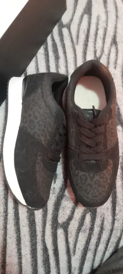 Zapatillas negras con diseño animal print Marquis - miniatura 3