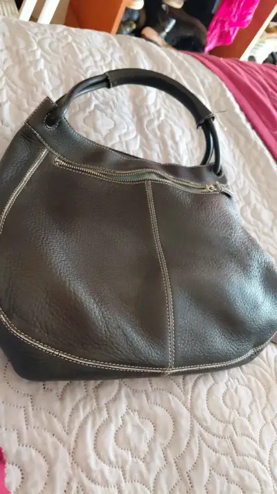 Bolso de cuero negro Cole Haan con cierre - miniatura 1