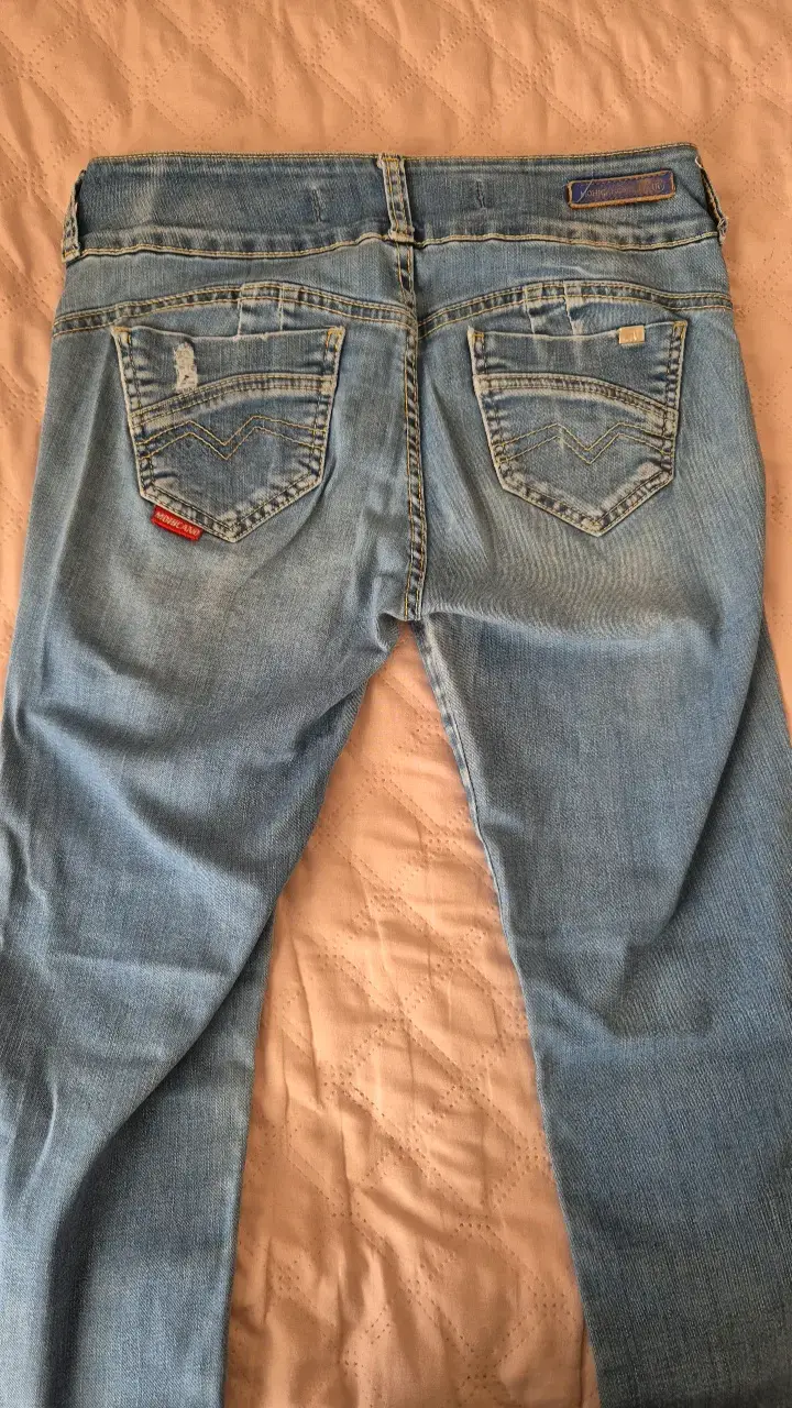 Jeans de mezclilla azul claro para mujer - 2