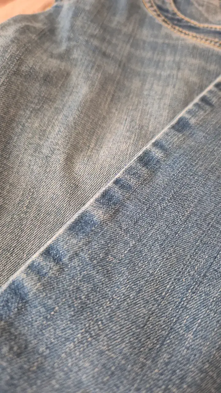 Jeans de mezclilla azul claro para mujer - 4