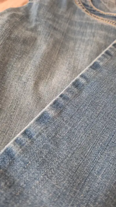 Jeans de mezclilla azul claro para mujer - miniatura 4