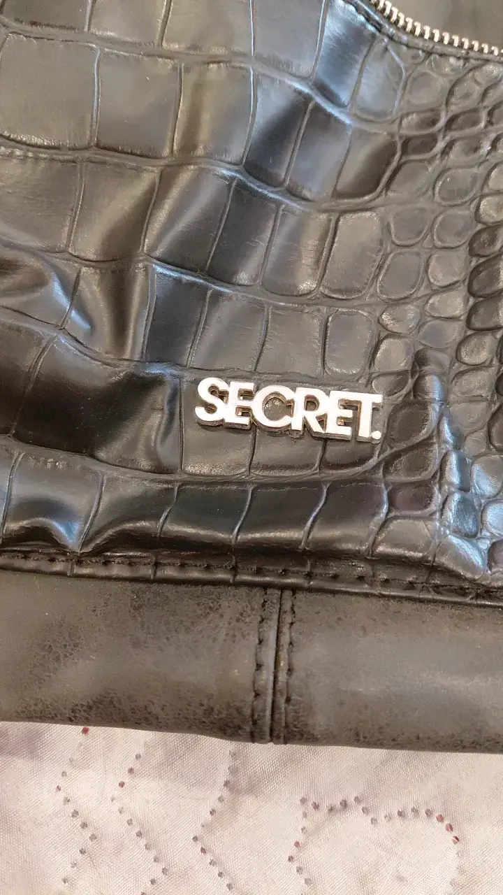 Bolso de hombro negro Secret con textura - 2