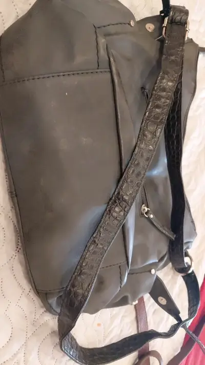 Bolso de hombro negro Secret con textura - miniatura 3
