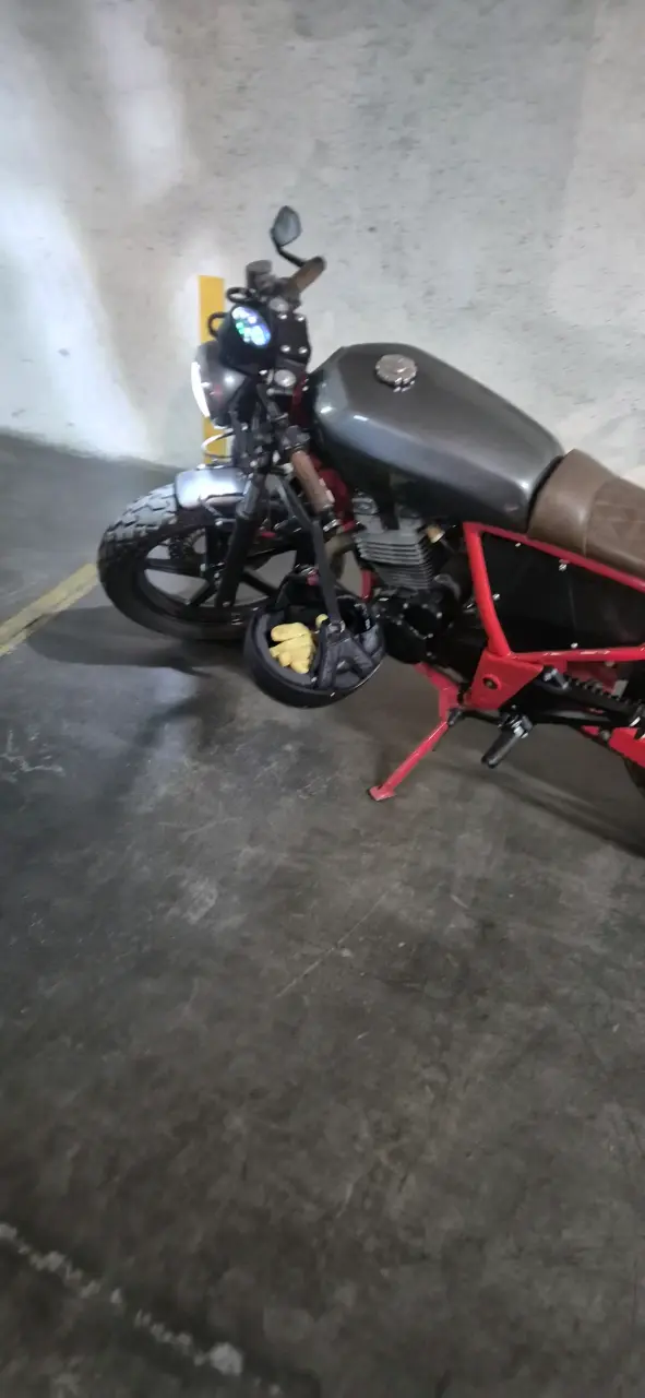 Moto estilo café racer personalizada - 3