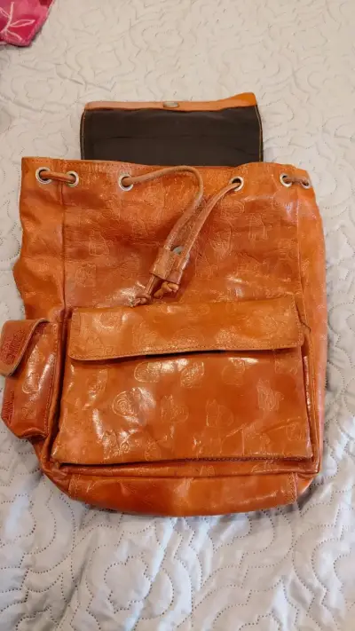 Mochila de cuero  con diseño de gatos - miniatura 1