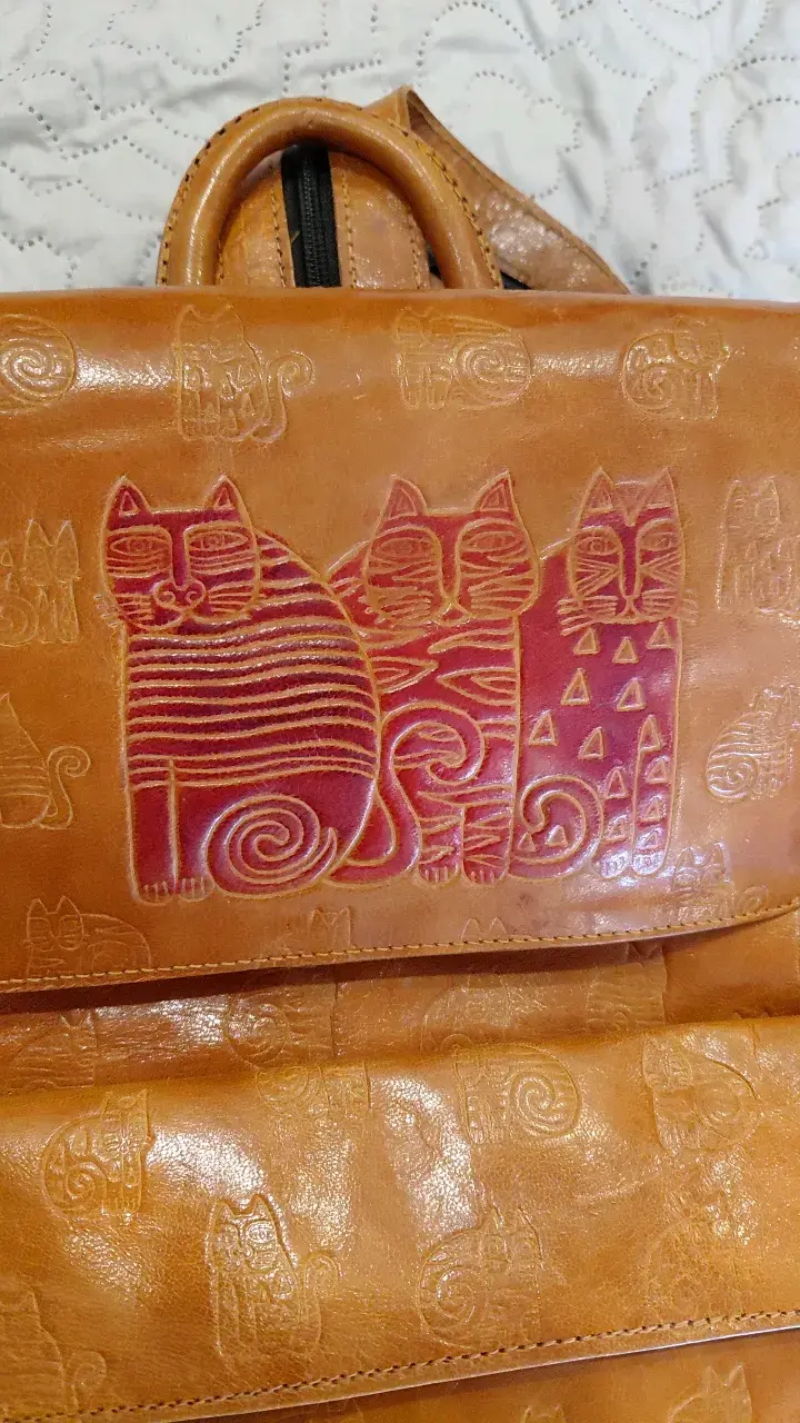 Mochila de cuero  con diseño de gatos - 4