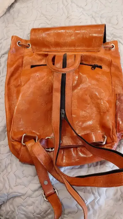 Mochila de cuero  con diseño de gatos - miniatura 5