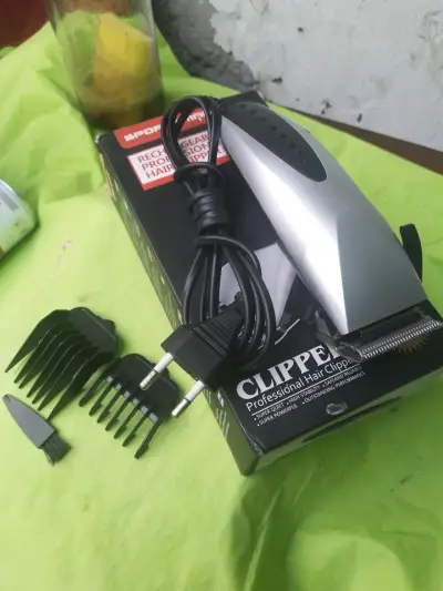 Máquina cortapelo recargable Sportman con accesorios - miniatura 1