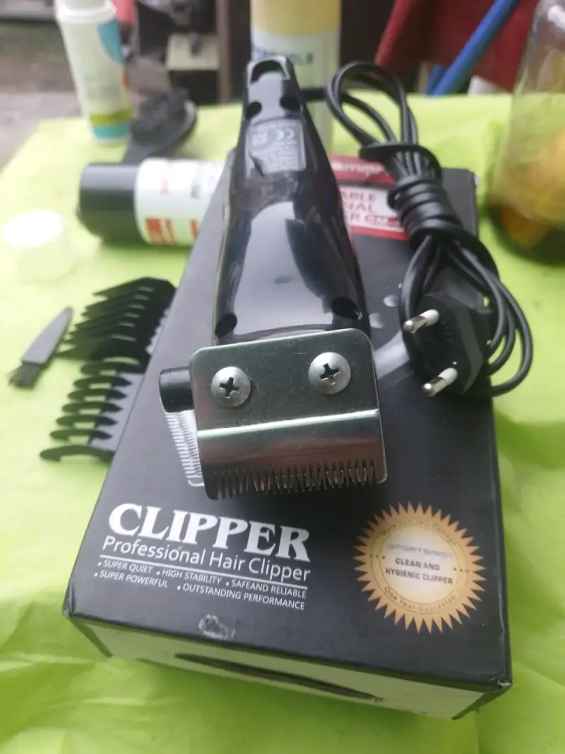 Máquina cortapelo recargable Sportman con accesorios - 5