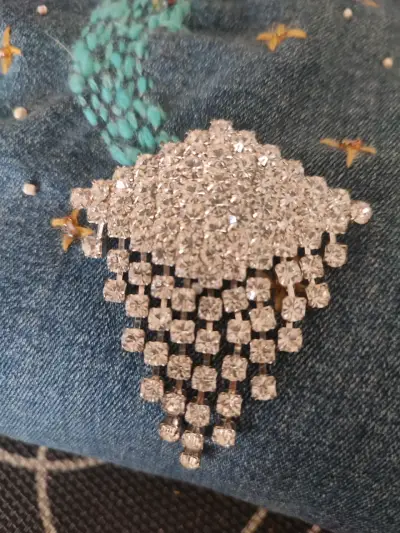Broche de fantasía con cristales brillantes - miniatura 2