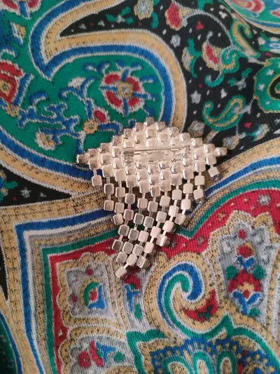 Broche de fantasía con cristales brillantes - miniatura 3