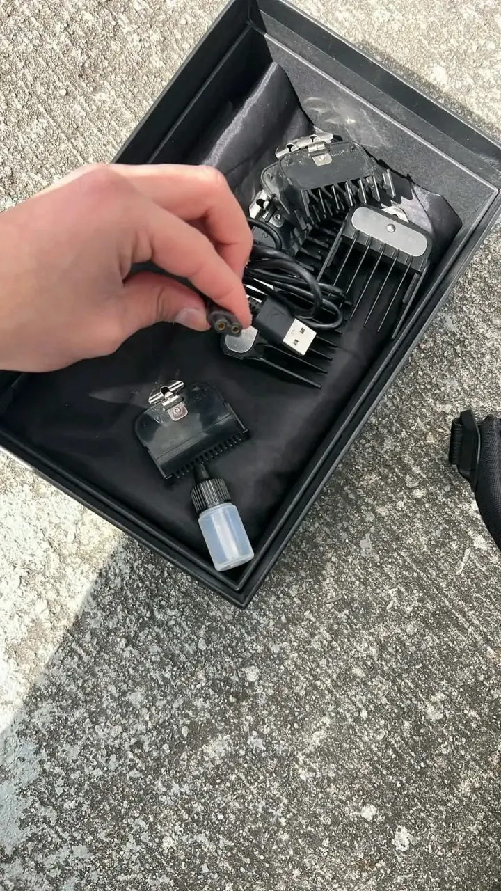 Máquina cortapelos recargable con accesorios - 3