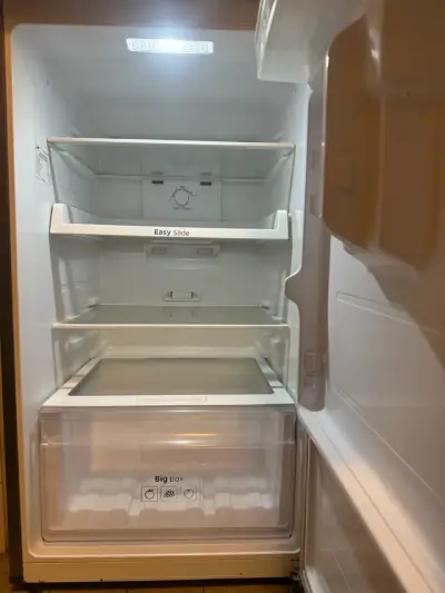 Refrigerador Samsung con dispensador de agua - miniatura 2