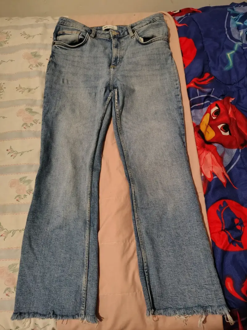 Jeans de mezclilla azul claro Zara para mujer - 1
