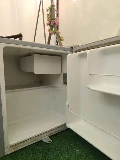 Mini refrigerador Mademsa A+ eficiente - miniatura 3