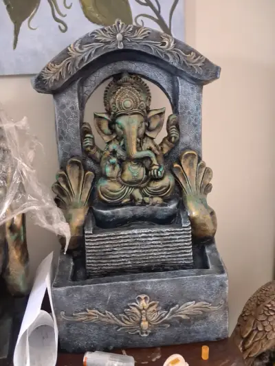 Fuente decorativa de Ganesh en resina - miniatura 1