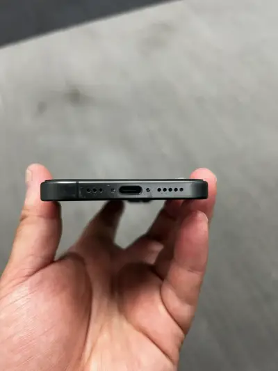 Iphone 17 (normal) - miniatura 3