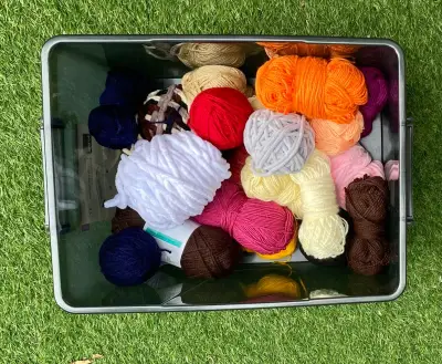 Lote de ovillos de lana - miniatura 1