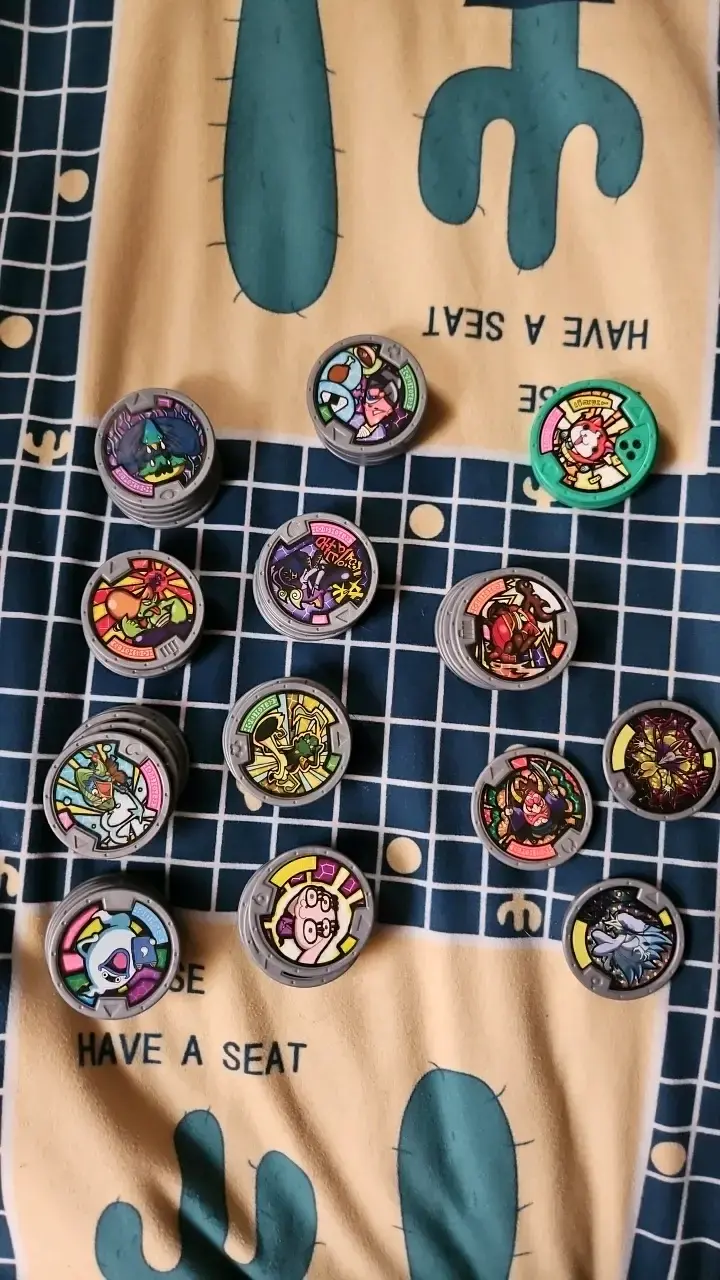 Reloj Yokai + 47 medallas y 5 del modelo zero - 2