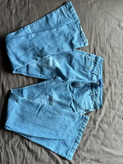 Jeans de mezclilla azul para mujer - miniatura 1