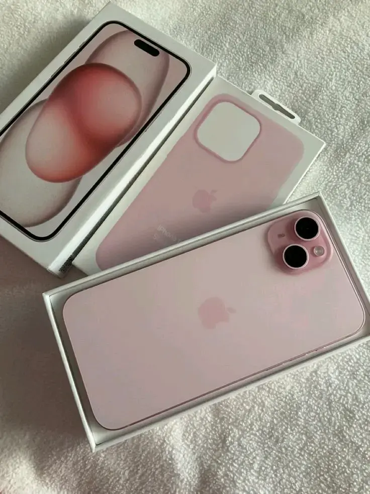 iPhone 15 en color rosa con caja original
