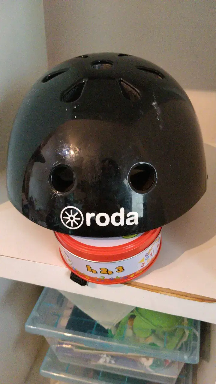 Casco de bicicleta negro Roda con ventilación - 1