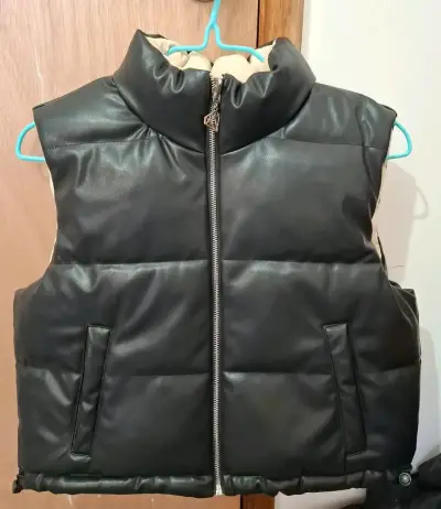 Chaqueta reversible negro y beige. - miniatura 1
