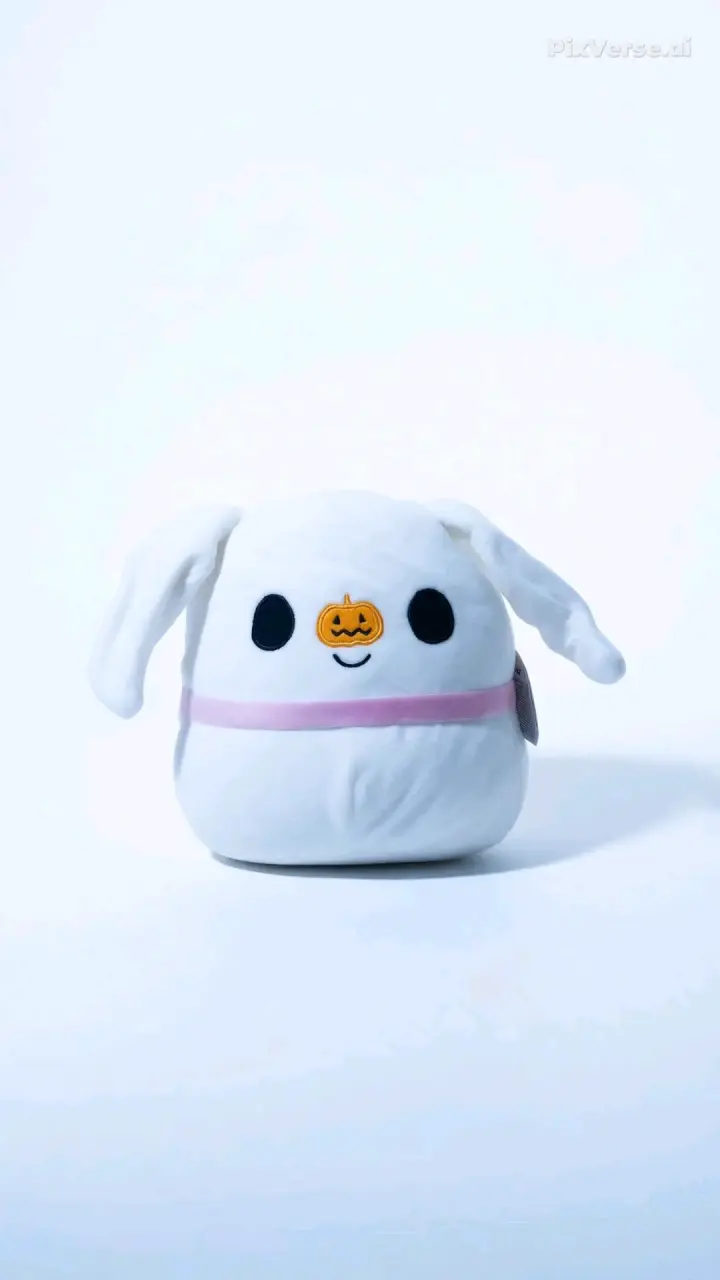 Peluche blanco con diseño de calabaza Zero Night - 1