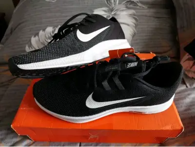 Zapatillas deportivas Nike negras para hombre - miniatura 2