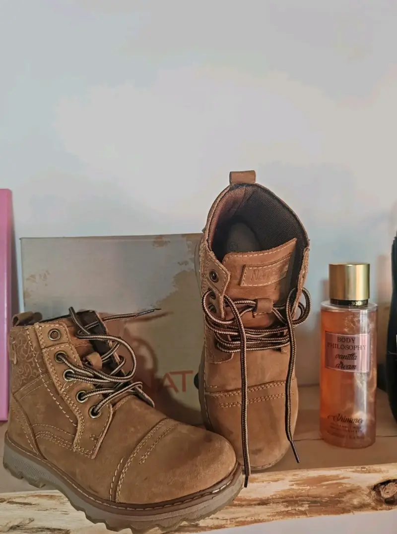 Zapato de cuero marrón para niñas