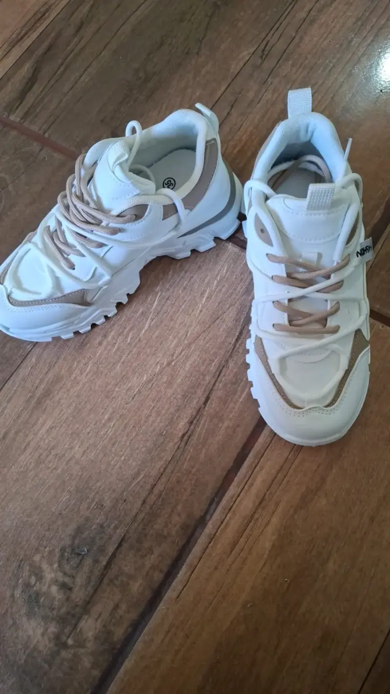 Zapatillas deportivas blancas - 1