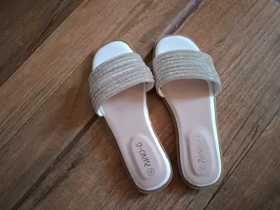 Zapatillas deportivas blancas - miniatura 2