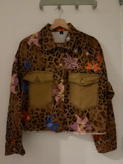 Chaqueta de Jeans Animal Print con Flores - miniatura 2